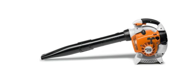 Potente soplador Stihl BG 86 para superficies grandes